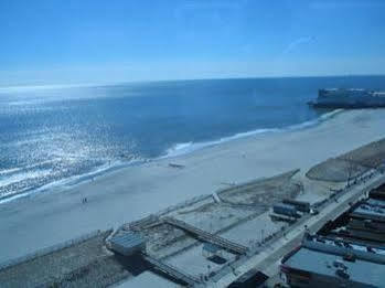 Boardwalk At Atlantic Palace Atlantic City