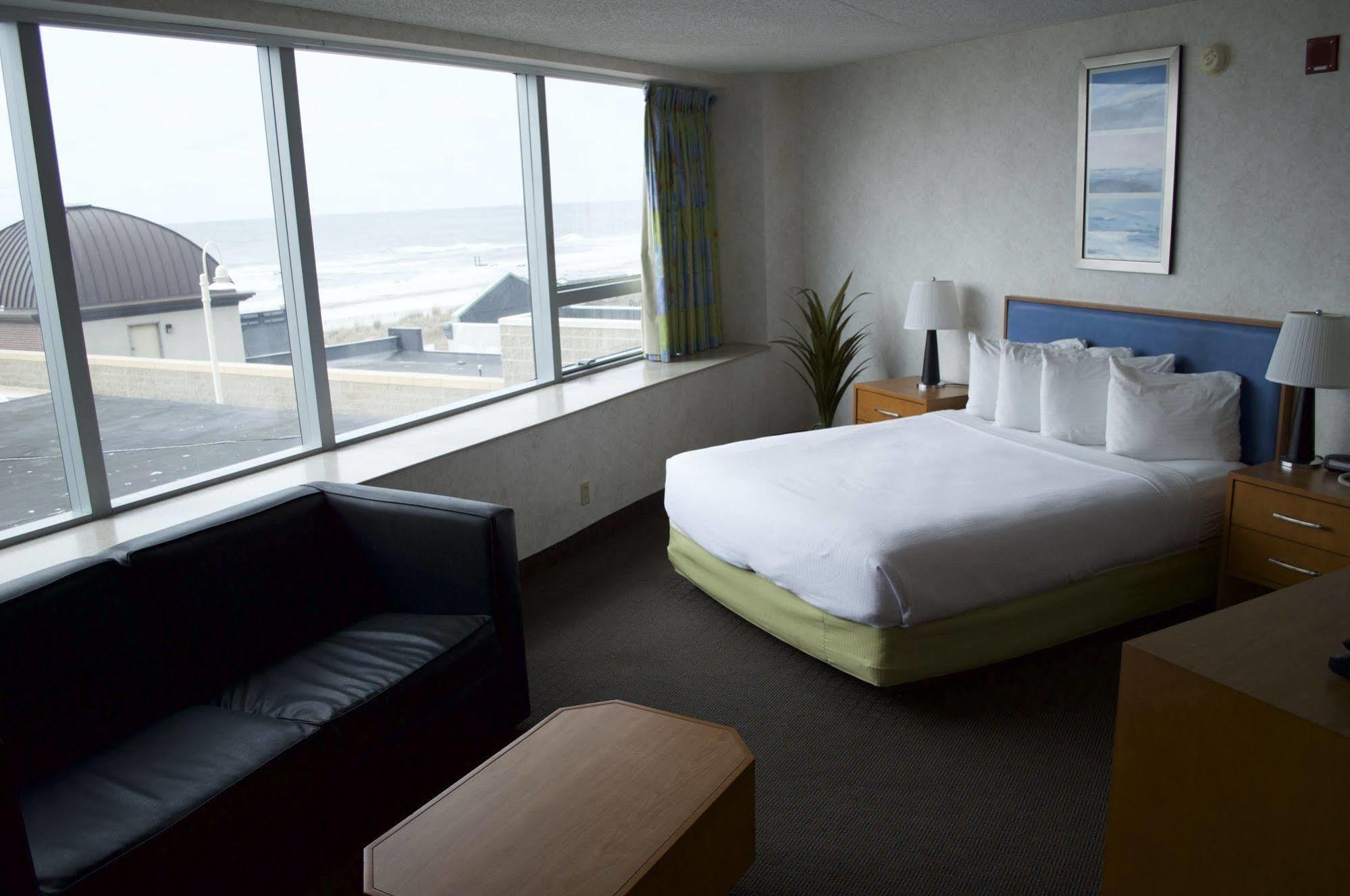 Boardwalk At Atlantic Palace Hotel